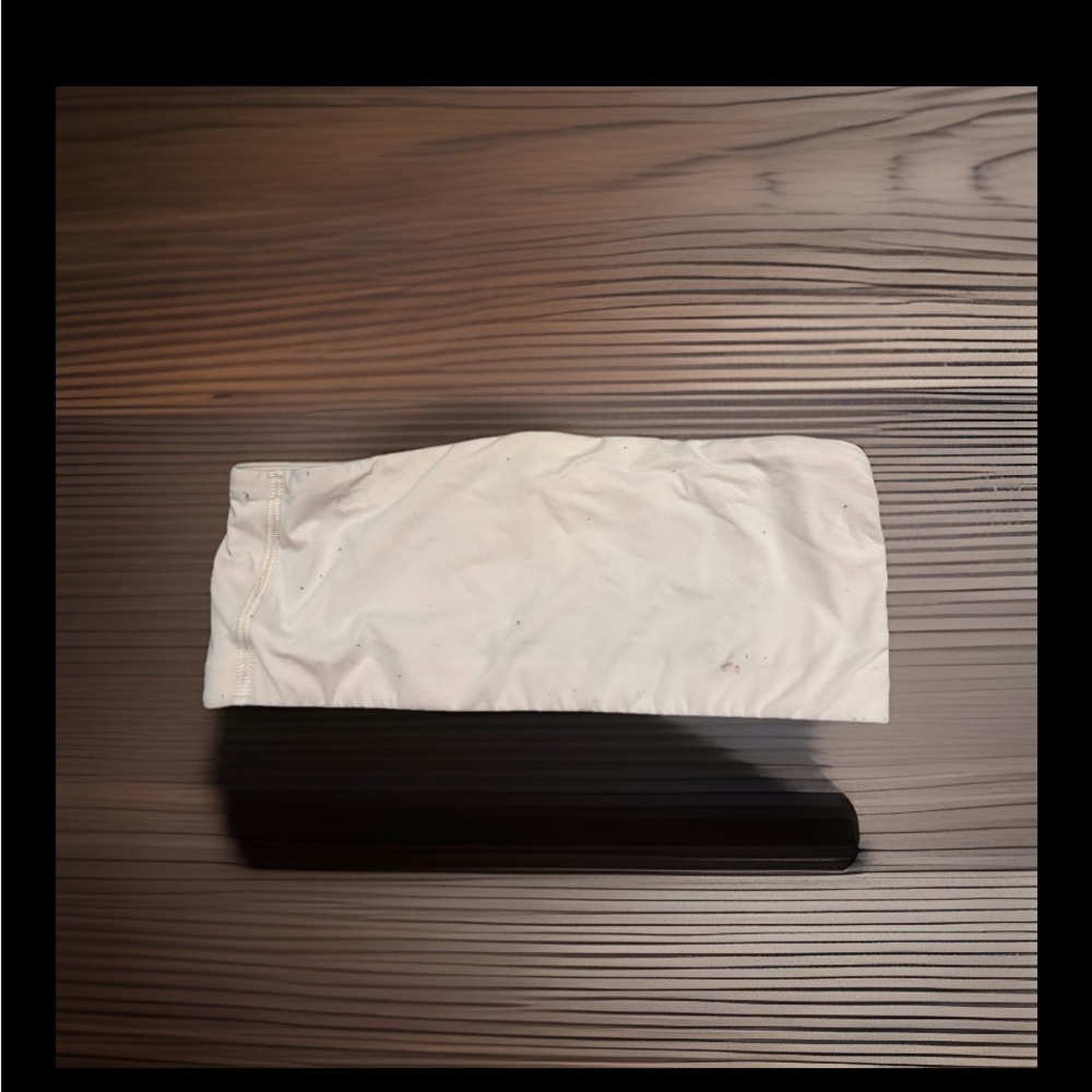 Aritzia Cream Strapless Bandeau Bra